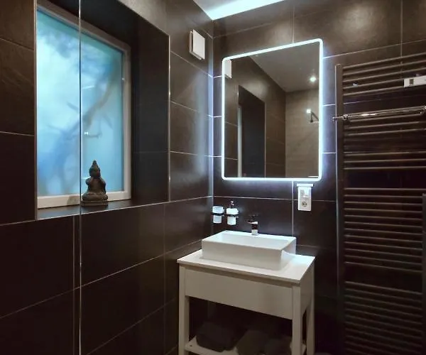 Jordan Executive Furnished 뒤셀도르프